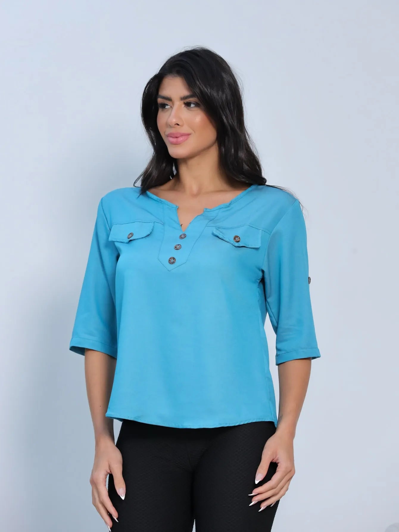 Blusa com manga três quarto e gola V