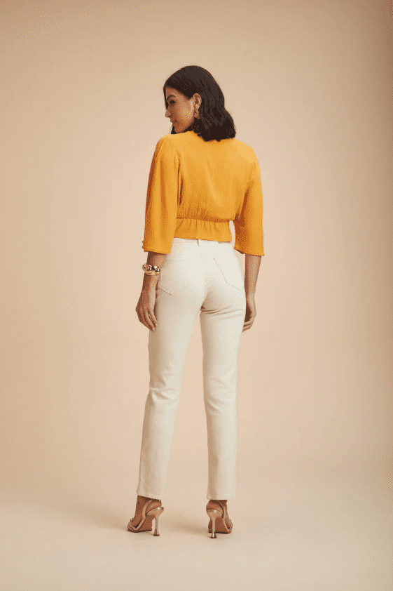 Blusa manga curta em tecido Plano