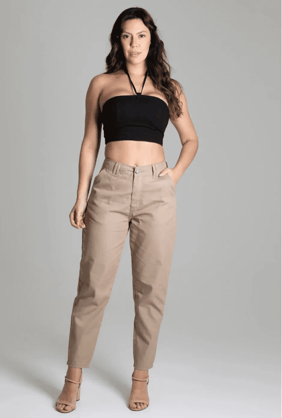 Calça em Sarja Mom Sawary